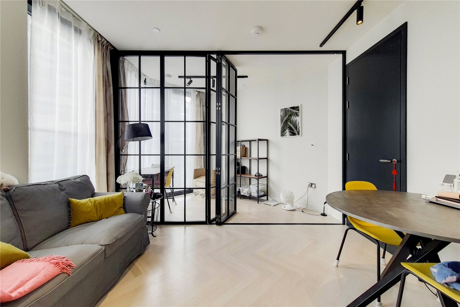Flat Earl Street in Greater London