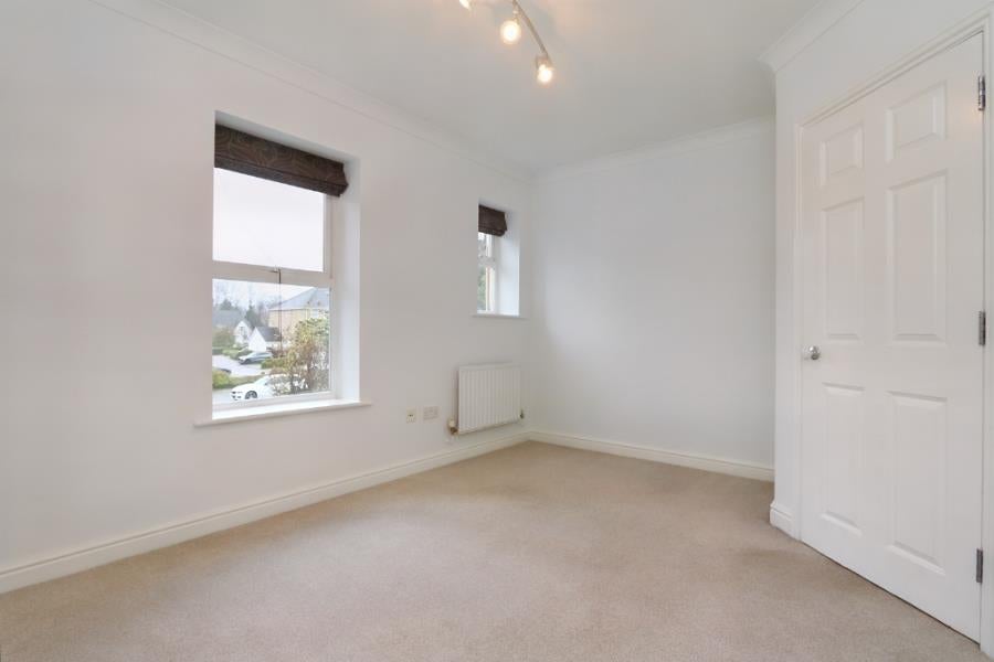 Flat Penners Gardens in Greater London