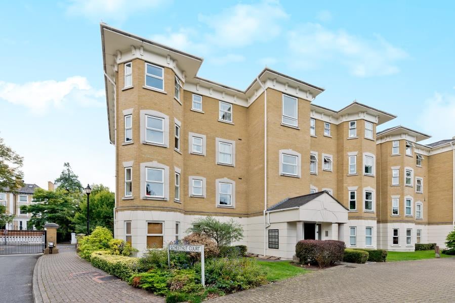 Flat Penners Gardens in Greater London