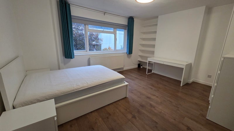 Room Hemsworth Street in Greater London