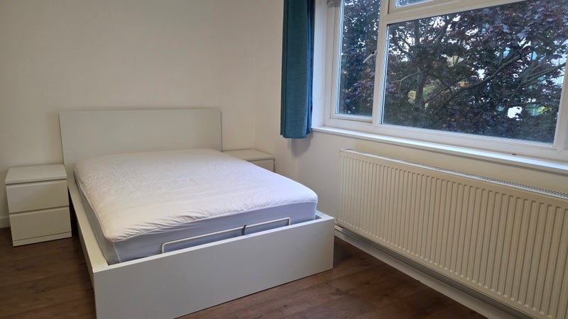 Room Hemsworth Street in Greater London