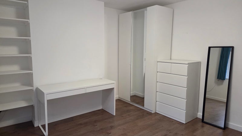 Room Hemsworth Street in Greater London