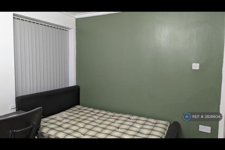 Room Quinton Road in Birmingham