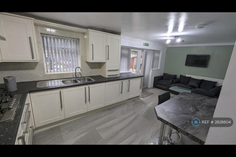 Room Quinton Road in Birmingham