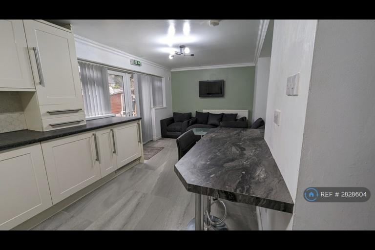 Room Quinton Road in Birmingham