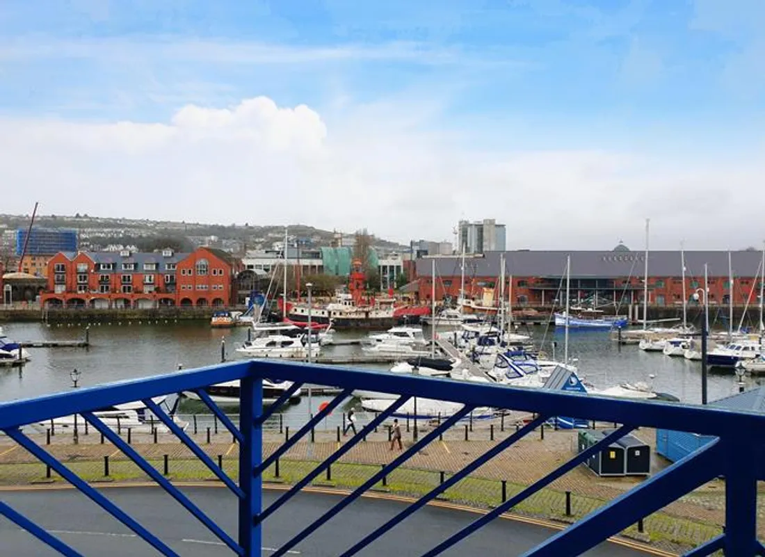 Flat Trawler Road in Swansea