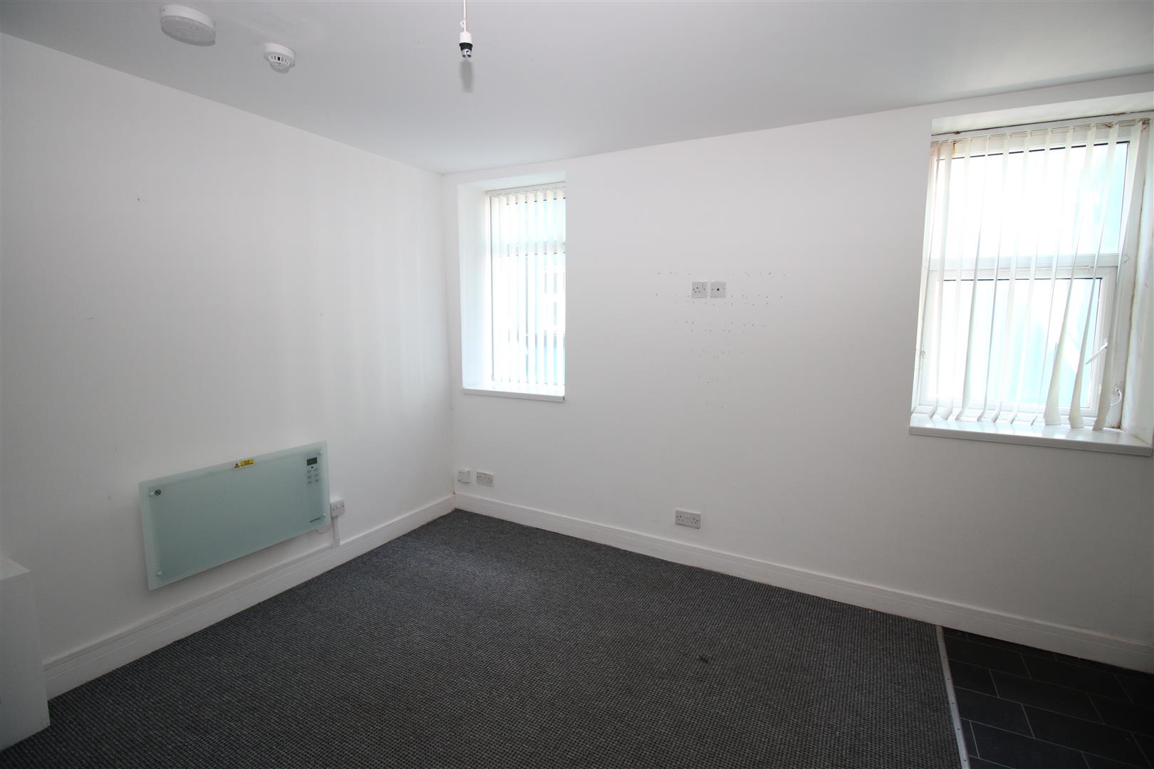 Flat Woodfield Road in Blackpool