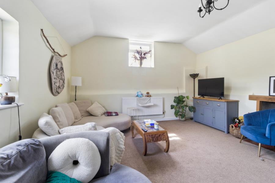 Flat Sarratt Road in Three Rivers