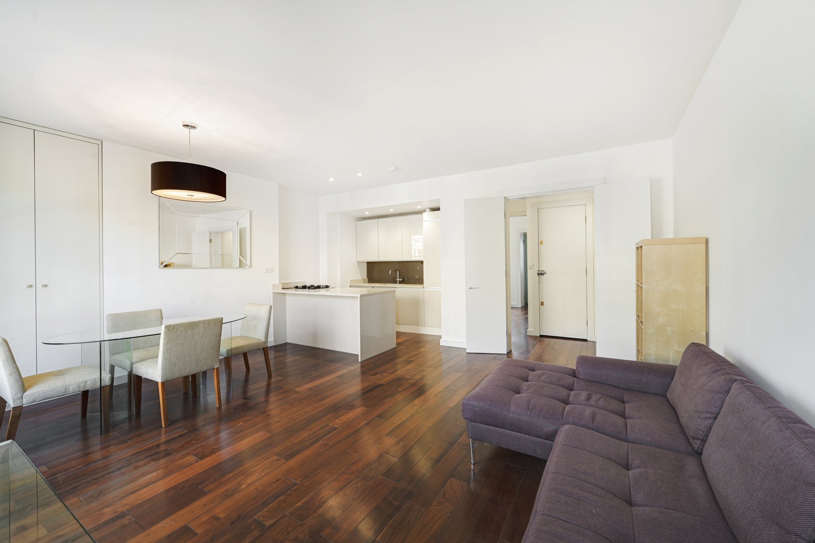 Flat Eardley Crescent in Greater London