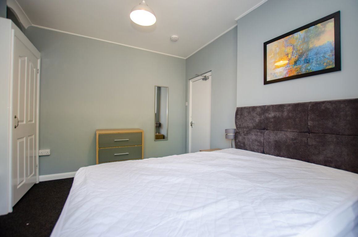 Room Carlton Road in Boston