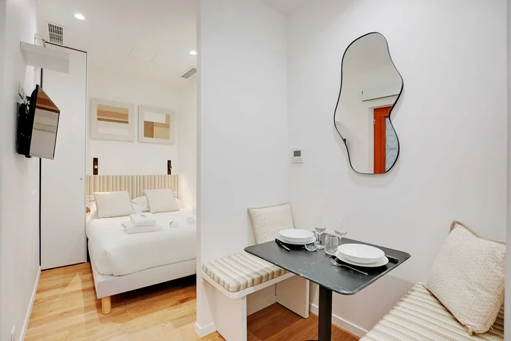 Flat Rue de Tracy in Paris