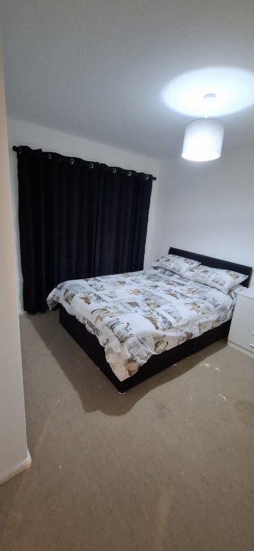 Room Glenview Close in Crawley