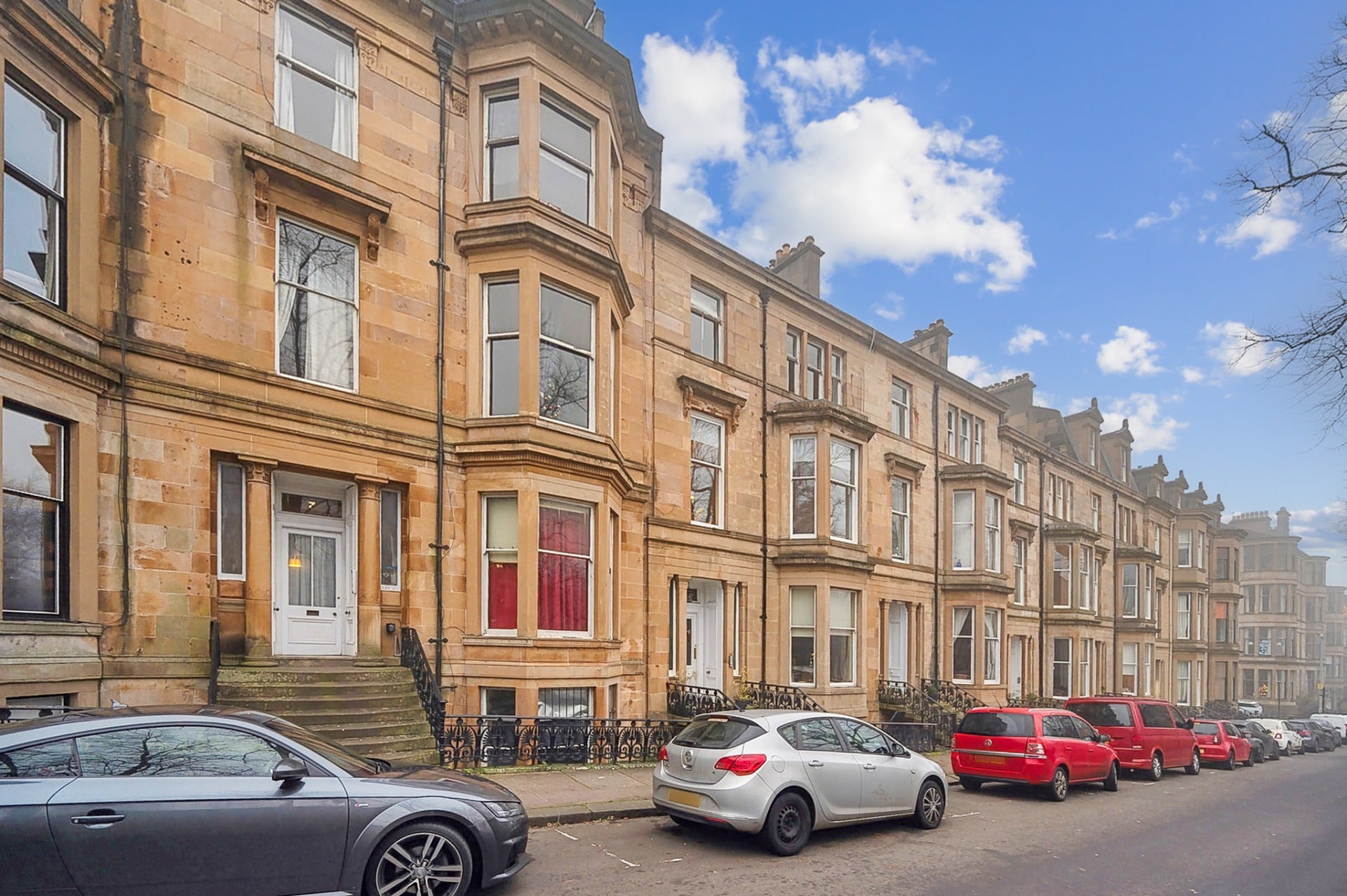 Flat Athole Gardens in Glasgow