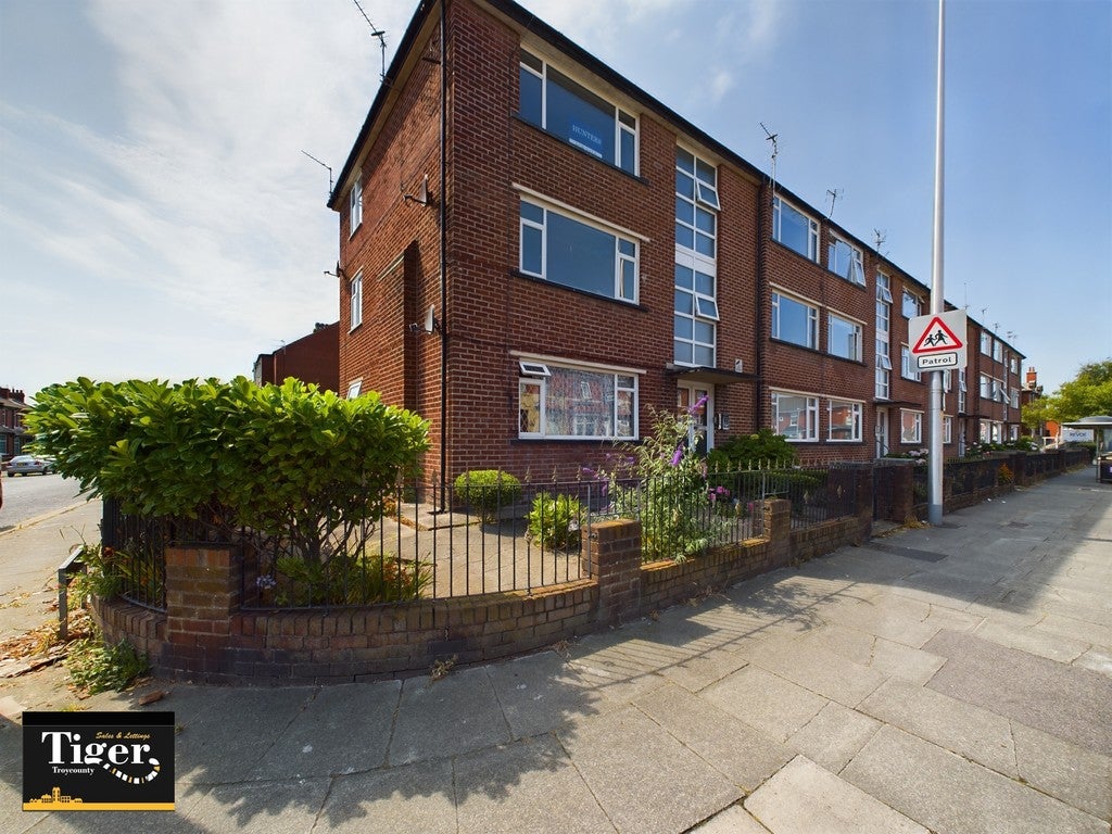 Flat Grasmere Road in Blackpool