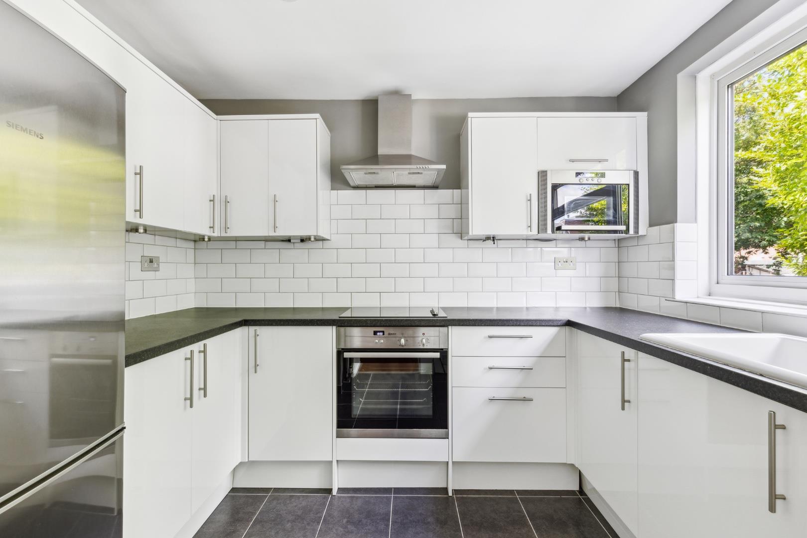 Flat Windrush Lane in London