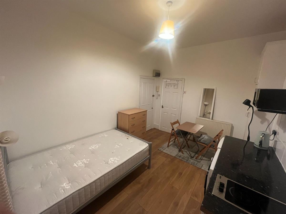 Flat Oakley Square in Greater London