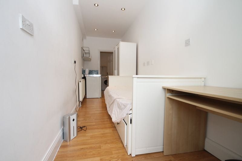 Flat St Augustine's Avenue in Greater London