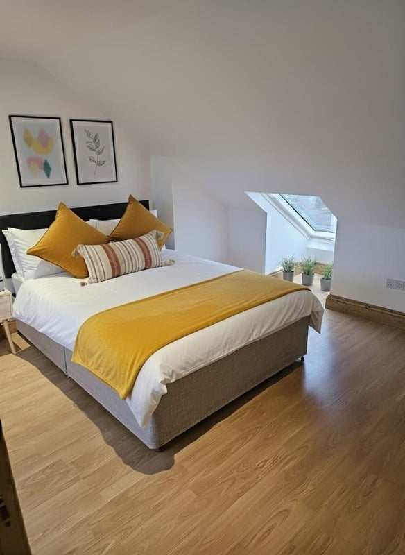 Room Nicholson Road in Greater London