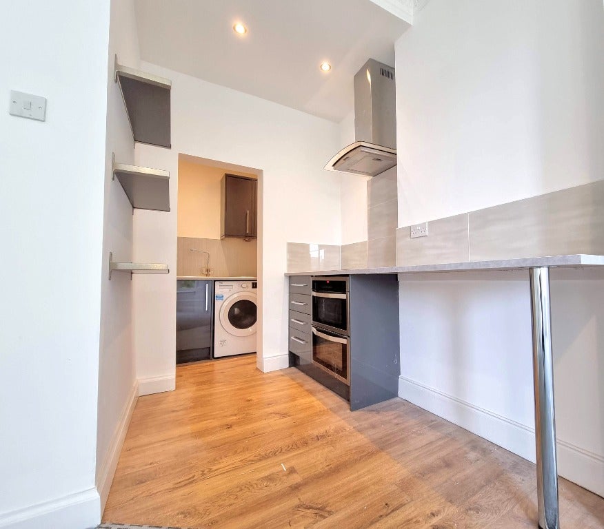 Flat Eastwood Avenue in Glasgow
