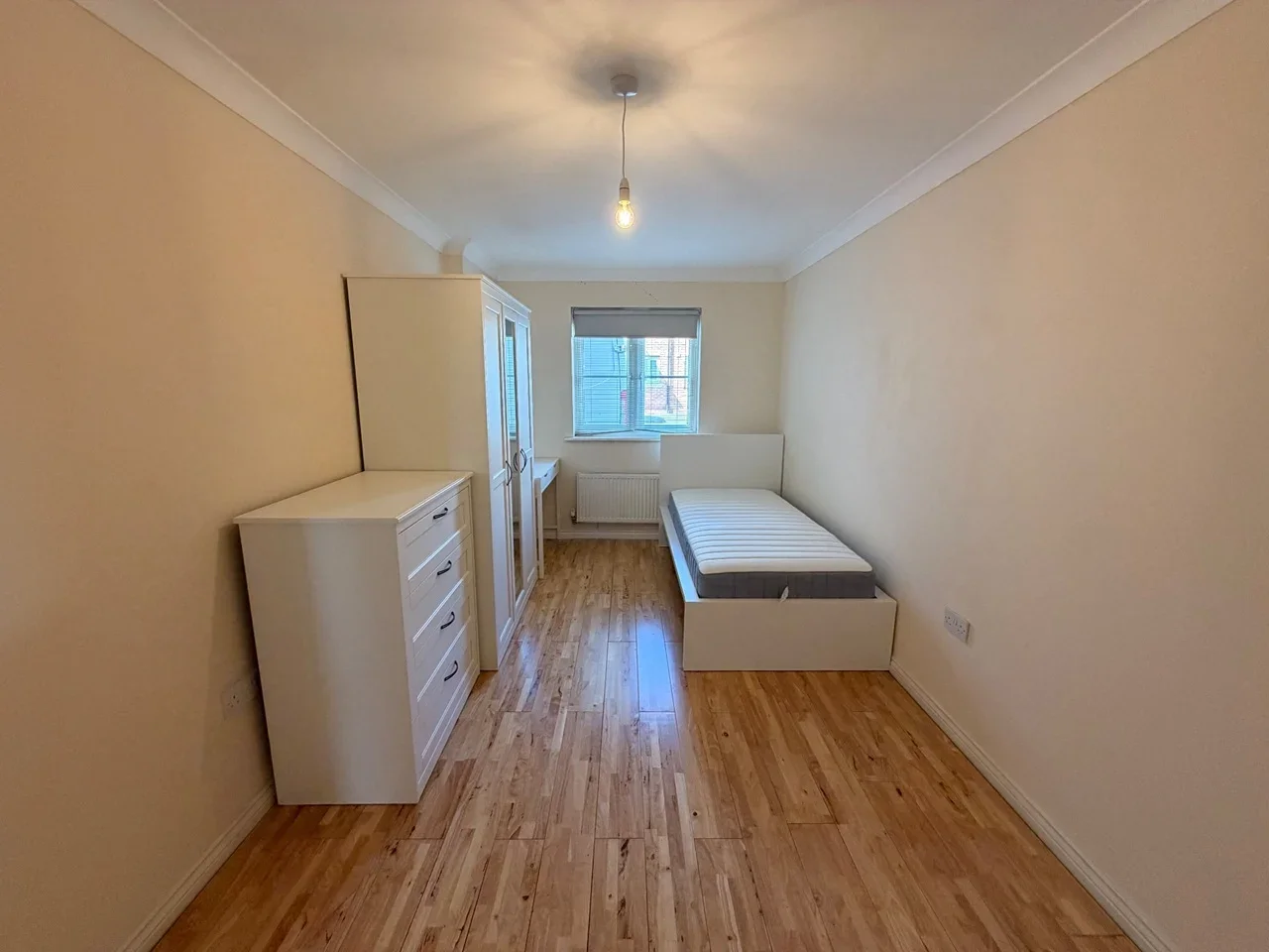Room Michigan Close in Broxbourne