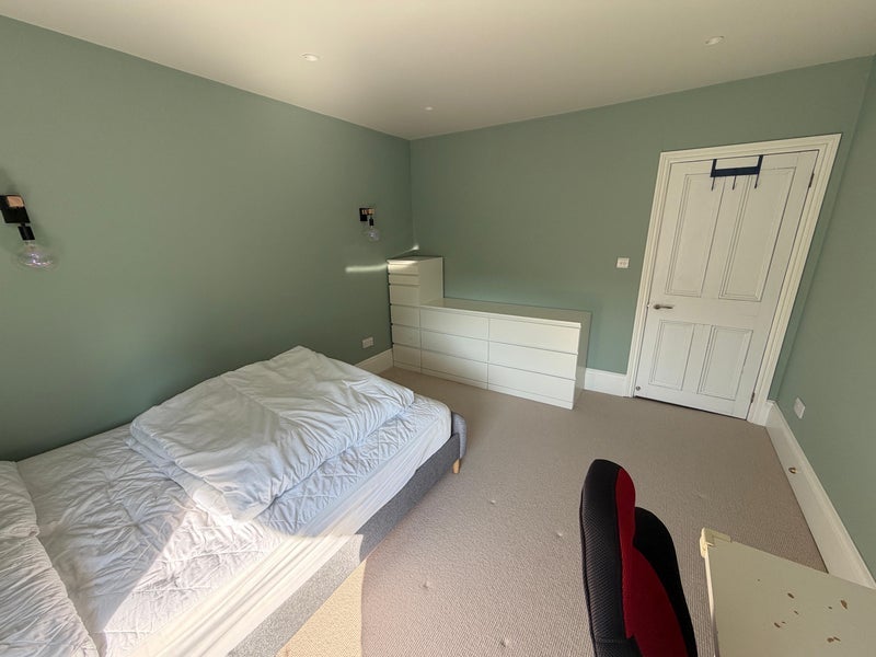 Room Pathfield Road in Greater London