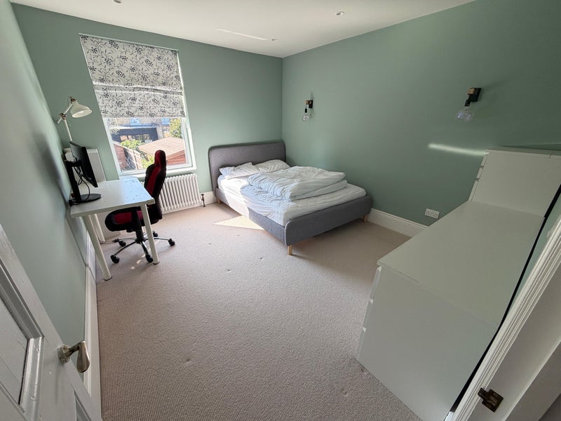 Room Pathfield Road in Greater London