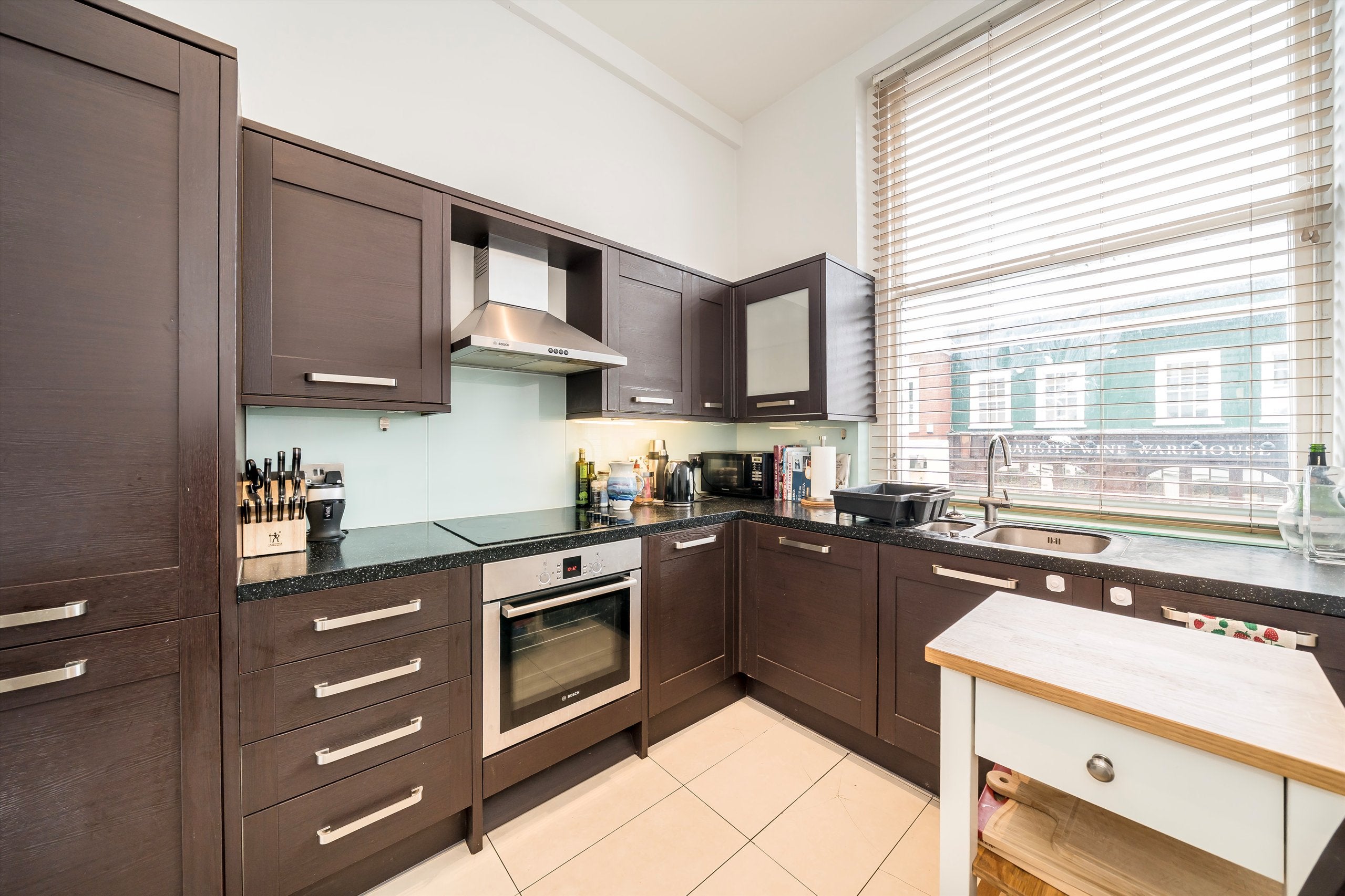 Flat Campden Hill Gardens in Greater London