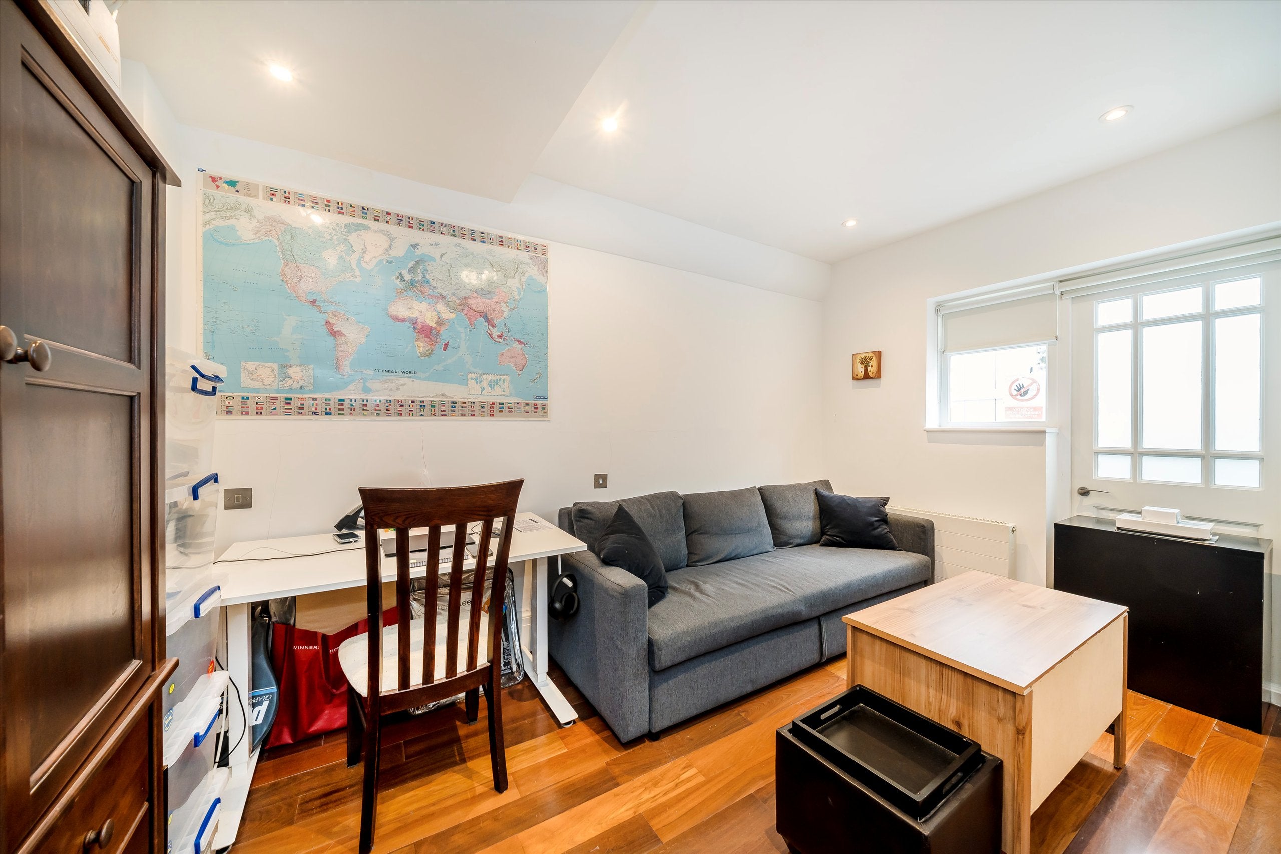 Flat Campden Hill Gardens in Greater London