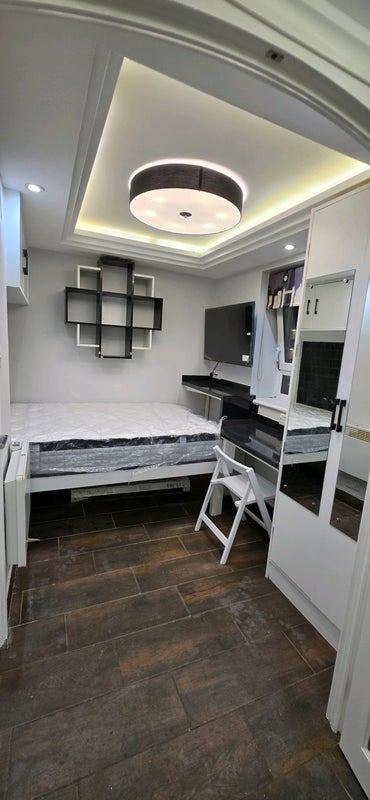 Flat Thomas Road in Greater London