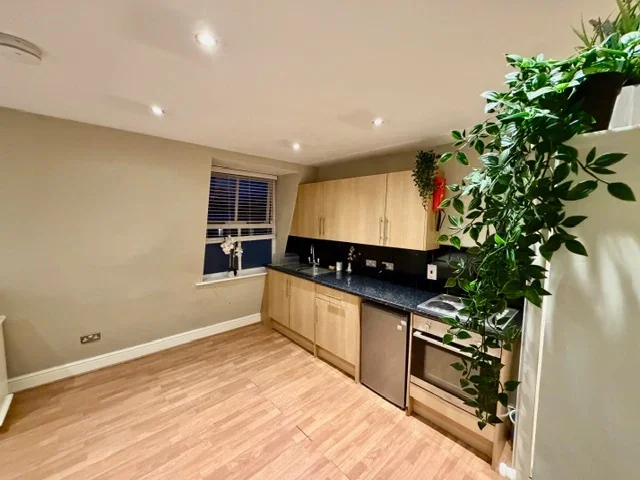 Room Matheson Road in Greater London