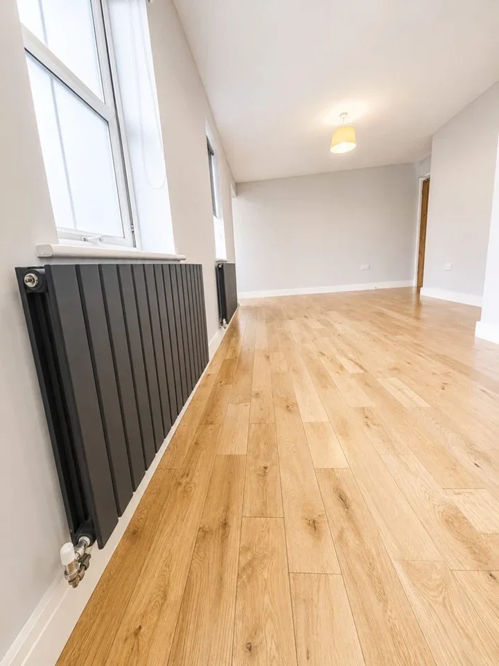 Flat Clydesdale Road in Greater London