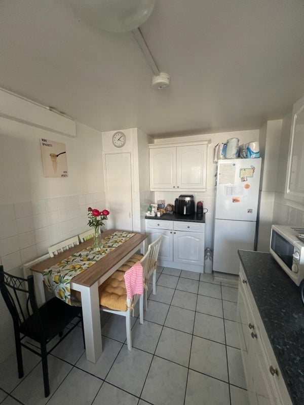 Flat Southern Grove in Greater London