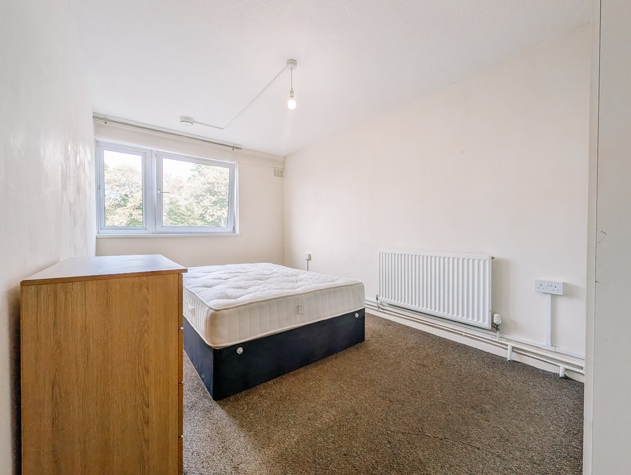 Flat Southern Grove in Greater London