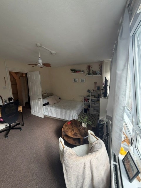 Flat Southern Grove in Greater London