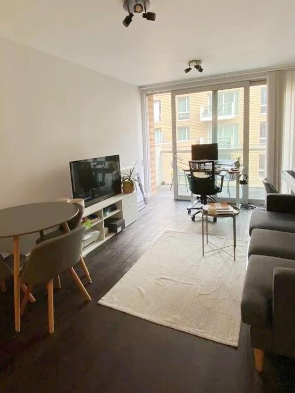 Room Devons Road in Greater London