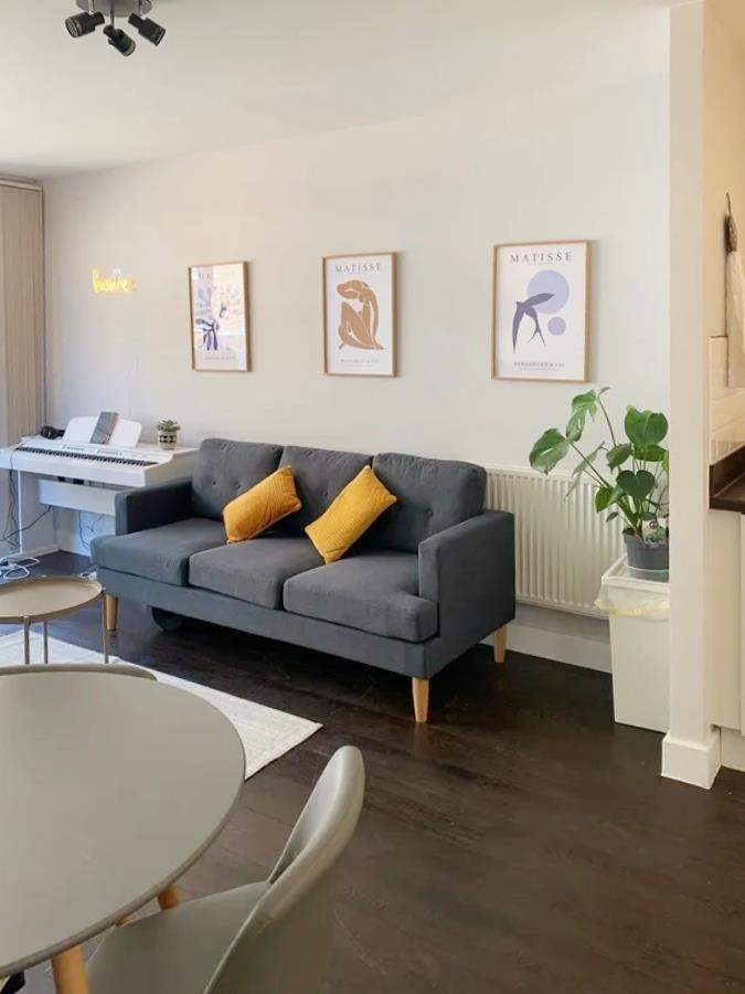 Room Devons Road in Greater London