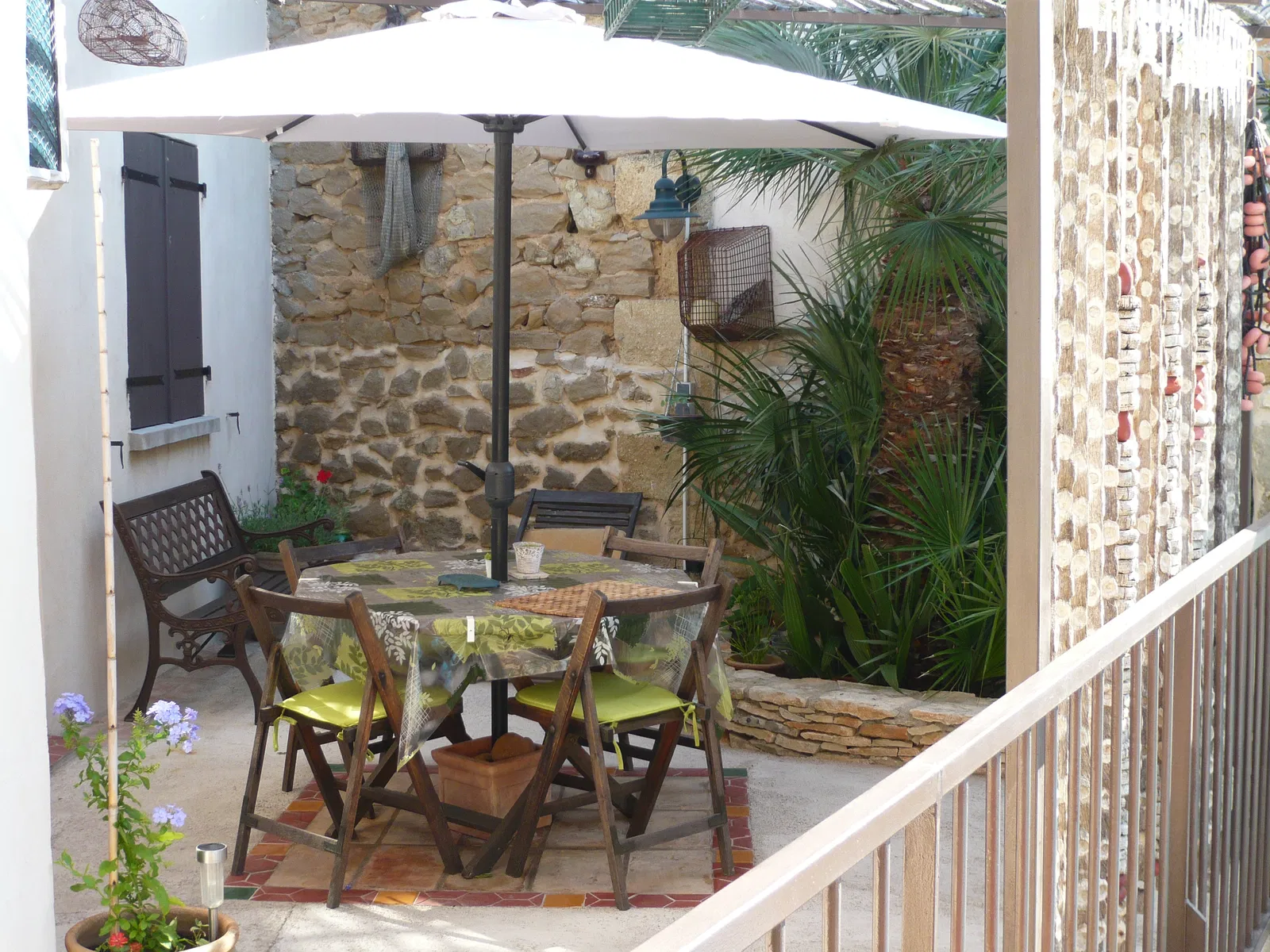 Appartement Avenue Cabassan Clarettes à Beauvoisin