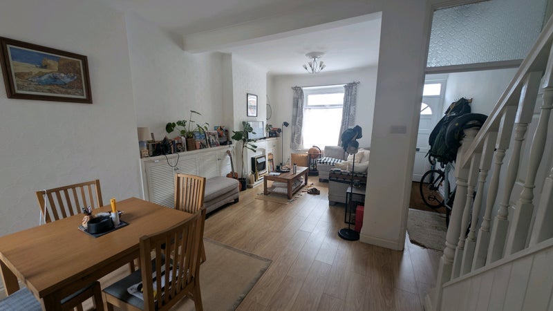 Room Hirwain Street in Cardiff