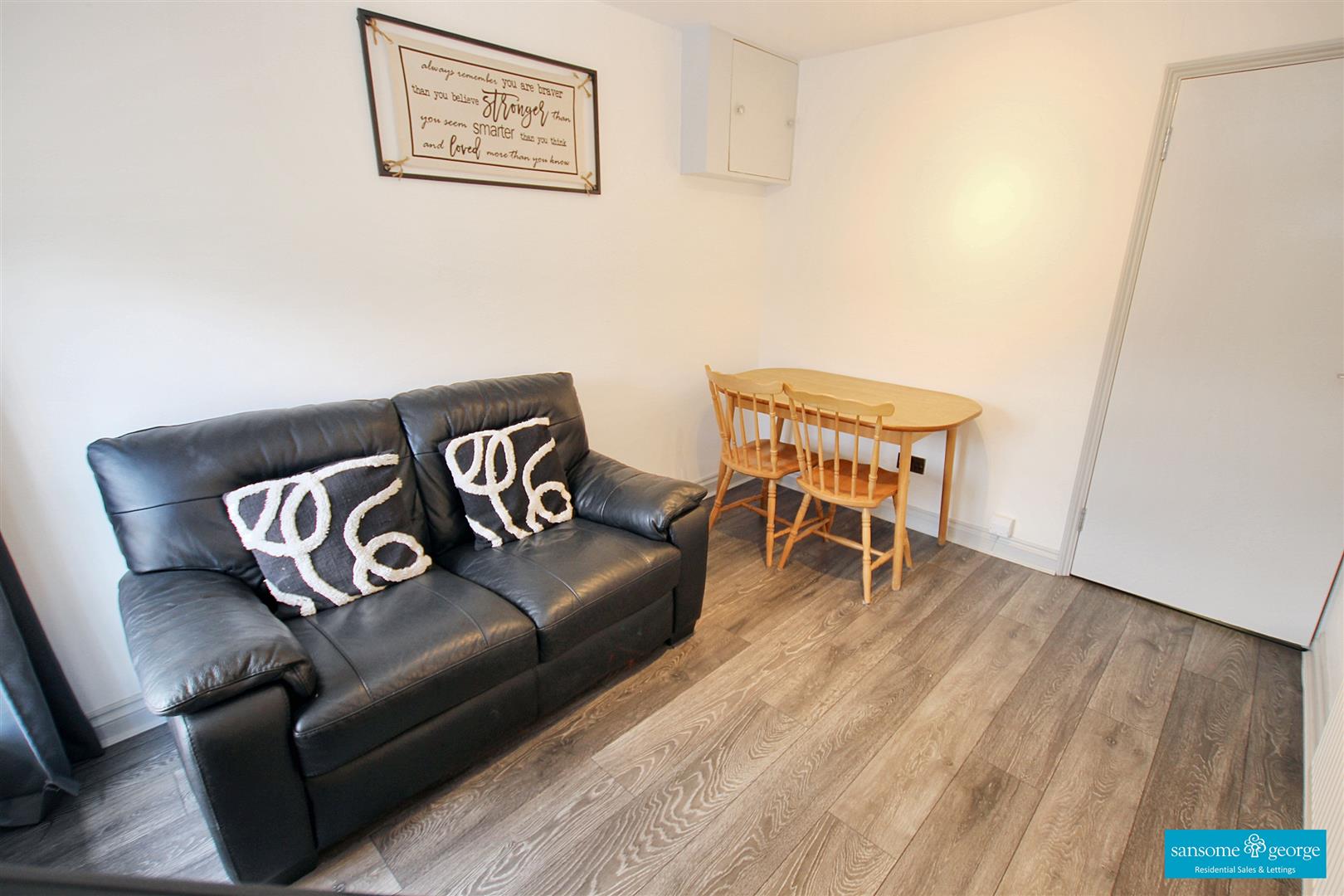 Flat Caversham Road in Reading