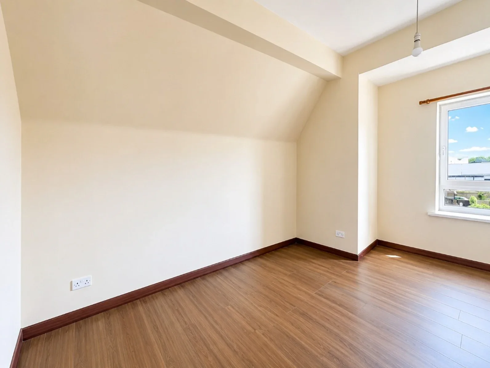Flat Drumshoreland Road in Livingston