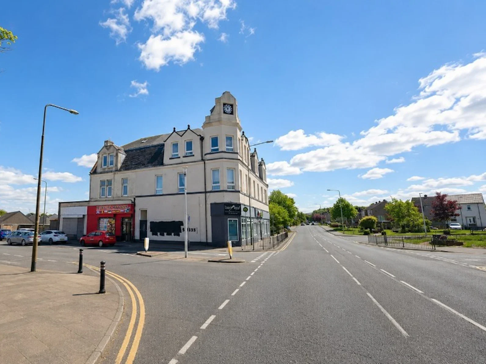 Flat Drumshoreland Road in Livingston