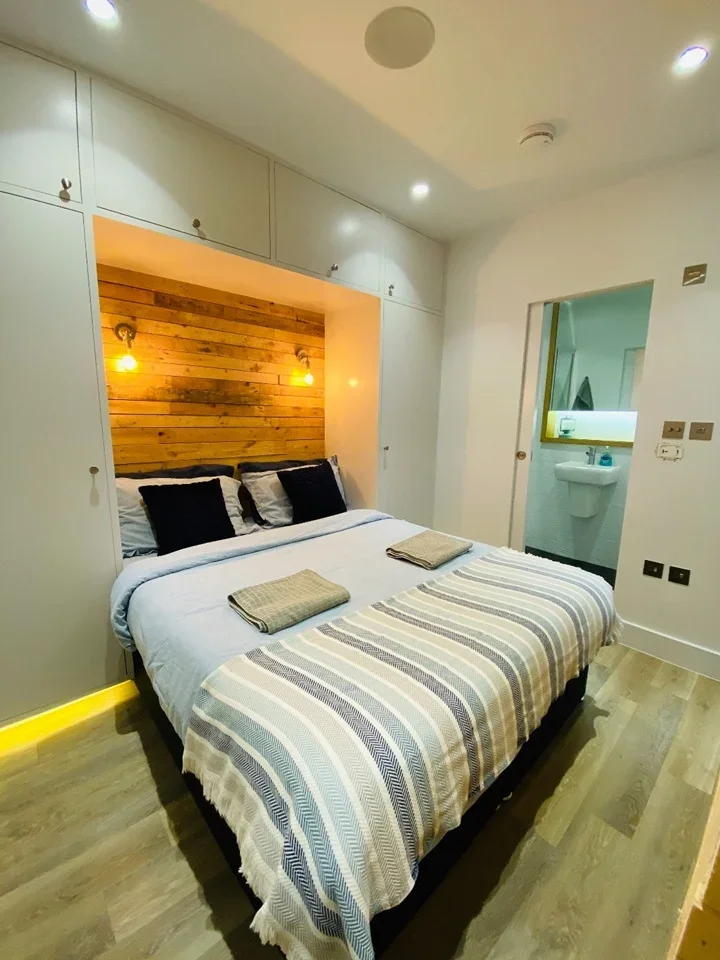 Flat Abbeville Mews in Greater London