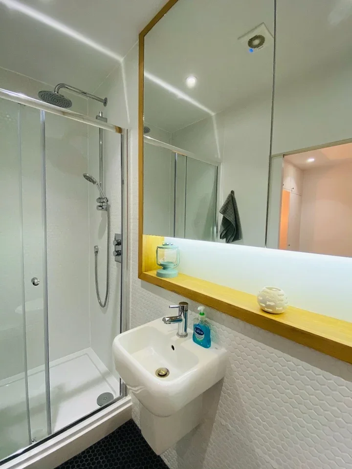 Flat Abbeville Mews in Greater London