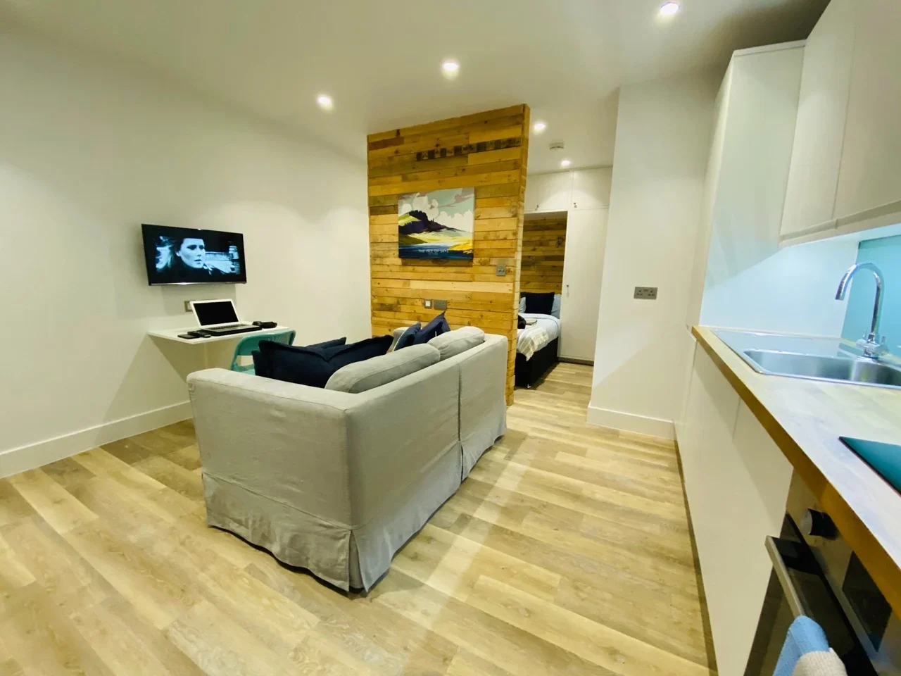 Flat Abbeville Mews in Greater London