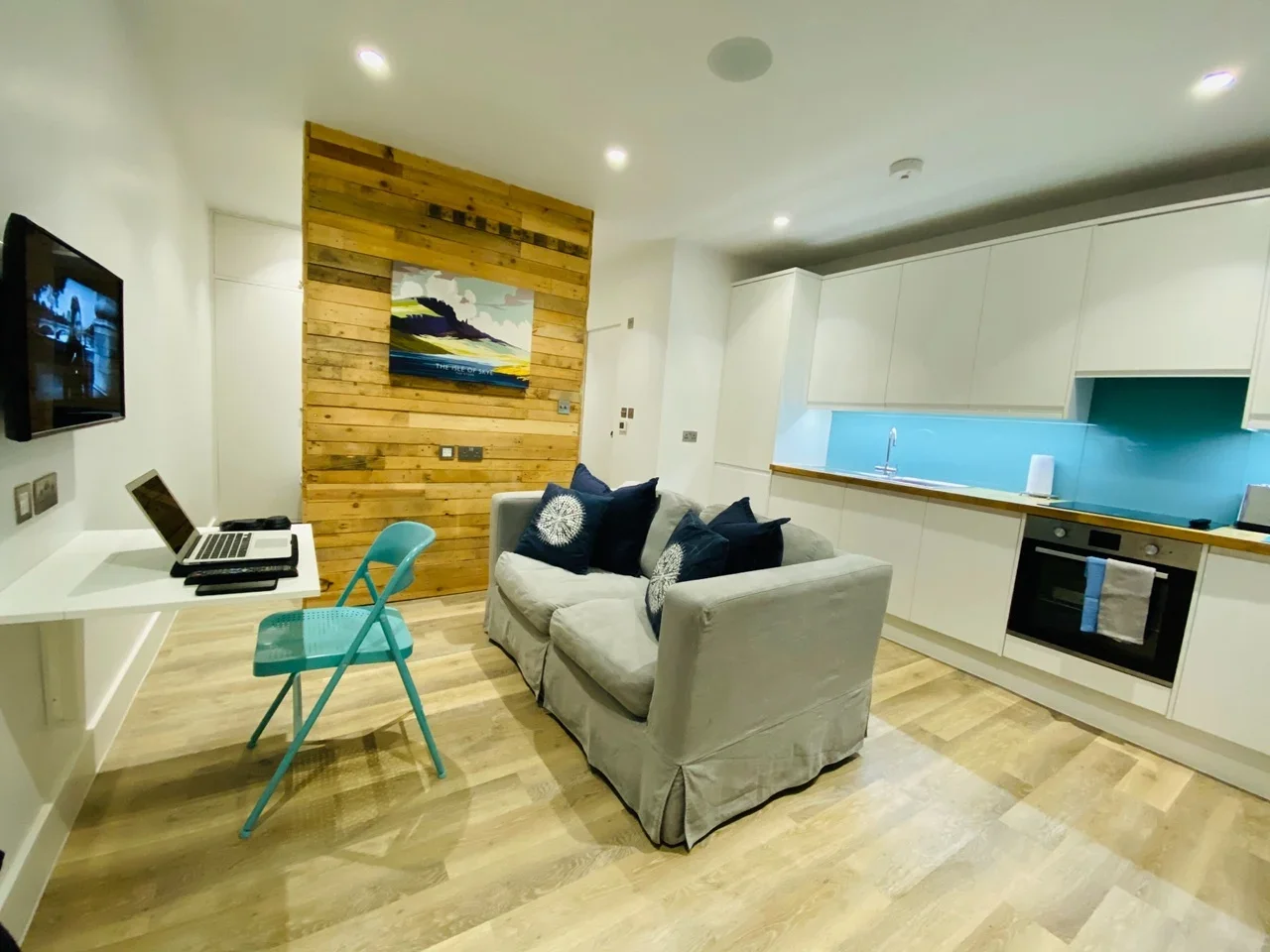 Flat Abbeville Mews in Greater London