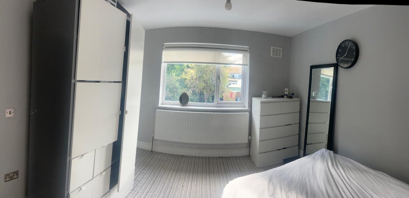 Room Kingswood Avenue in Greater London