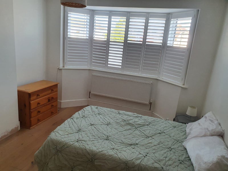 Room Kingswood Avenue in Greater London