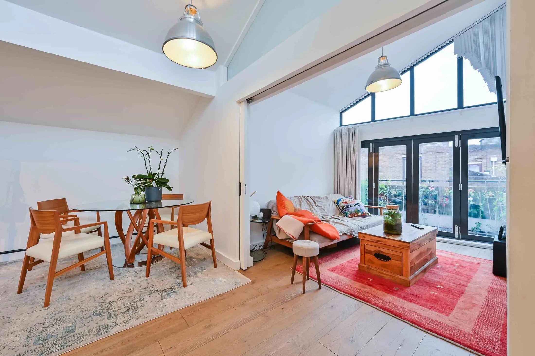 Flat Endell Street in Greater London