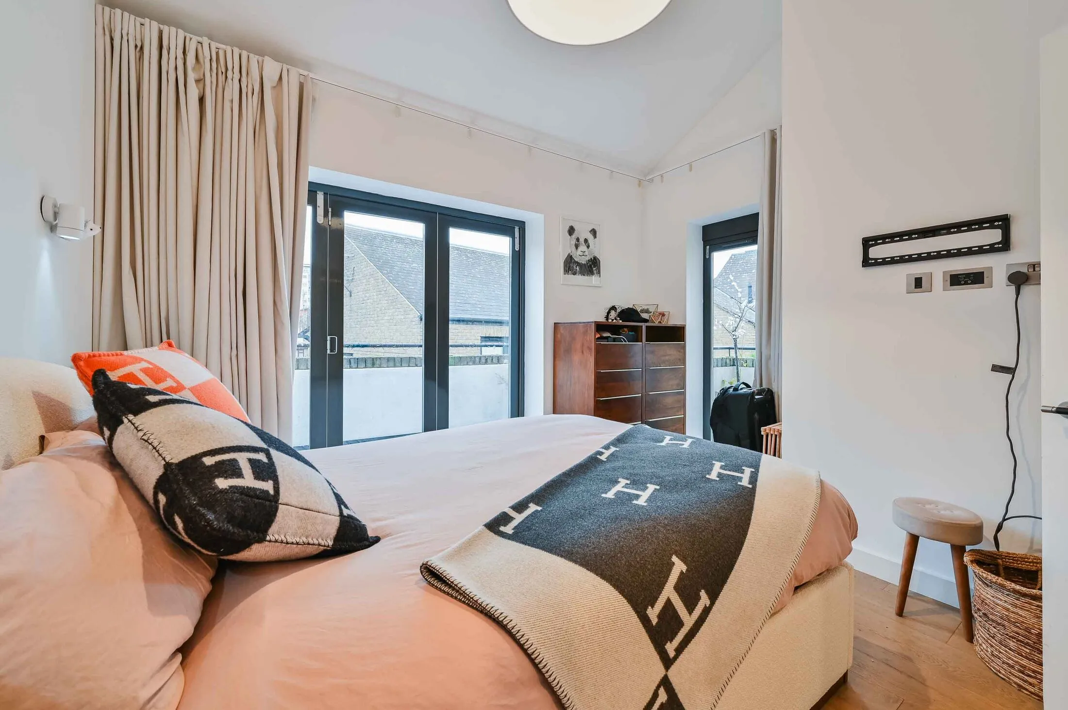 Flat Endell Street in Greater London