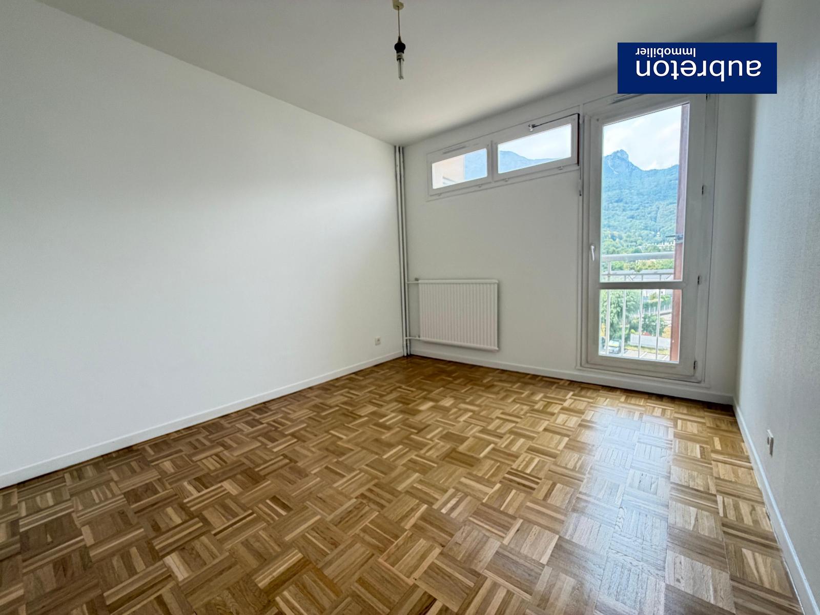 Flat Avenue Louis Armand in Seyssins